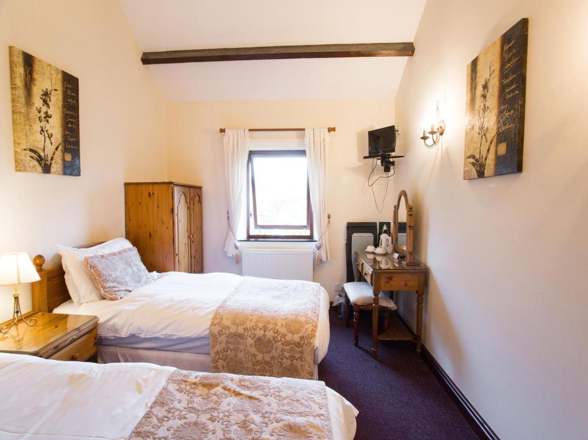 Oyo Ye Olde Bowling Green Inn (Adults Only) Bradwell  المظهر الخارجي الصورة