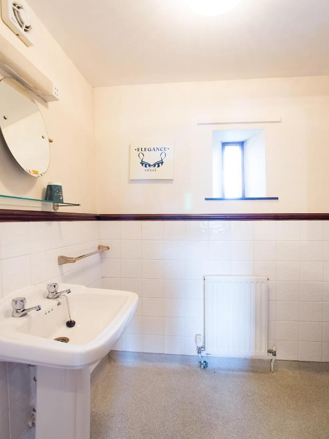 Oyo Ye Olde Bowling Green Inn (Adults Only) Bradwell  المظهر الخارجي الصورة